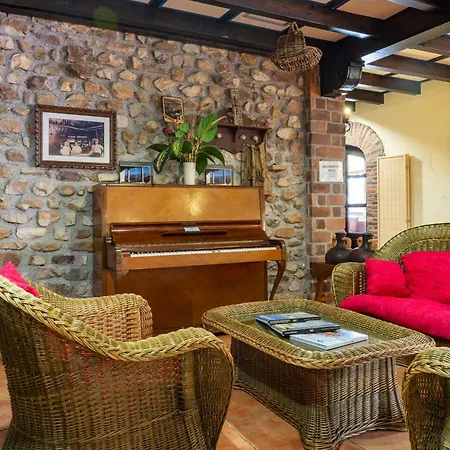 El Bricial Hotel