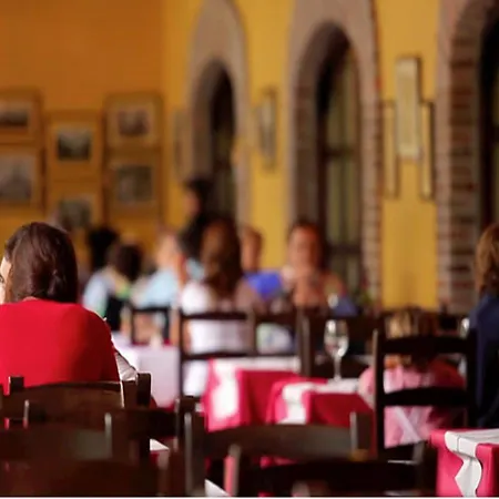 El Bricial Hotel